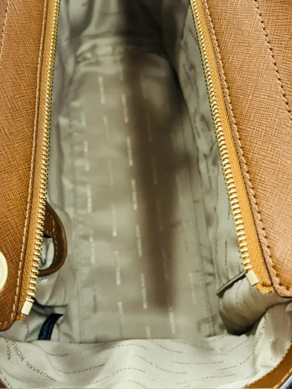 Michael Kors Dee Dee Lg Saffiano Leather Convertible Tote Acorn EUC